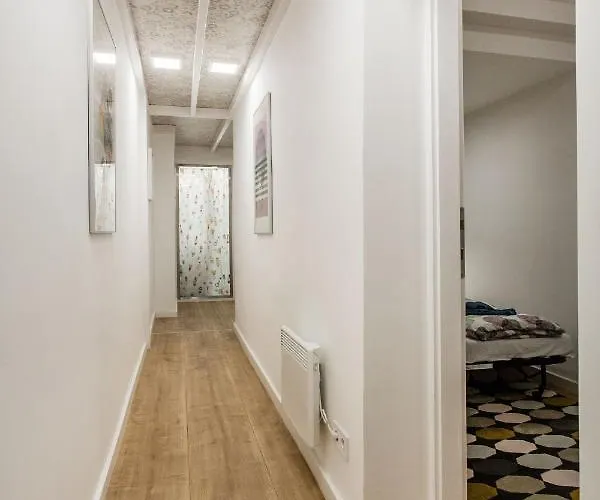 The Little Castle In Downtown Apartament